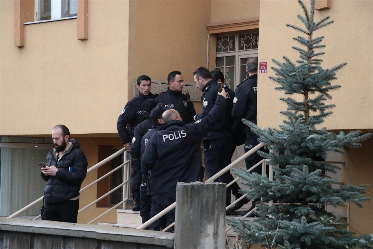 Erzurum'da Üniversite Öğrencisi Bıçakla Annesini Öldürdü, Babasını Yaraladı