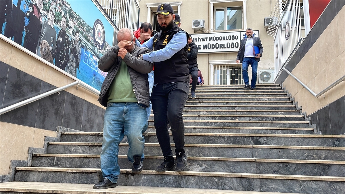 İstanbul Merkezli 7 İldeki Oto Hırsızlığı Operasyonunda 12 Şüpheli Yakalandı