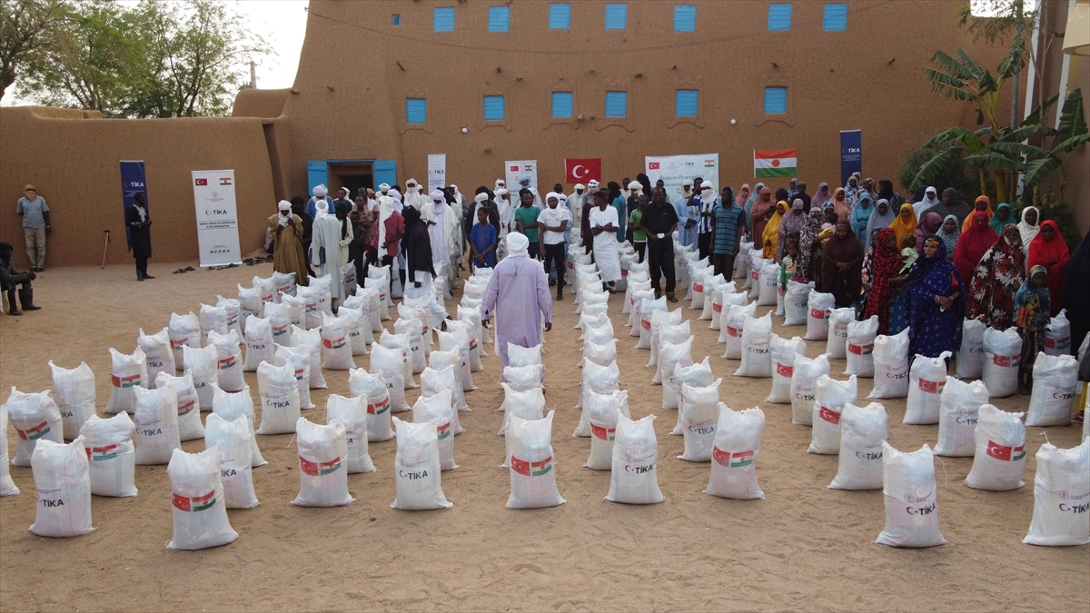TİKA'dan 400 Nijerli Aileye Gıda Paketi Desteği