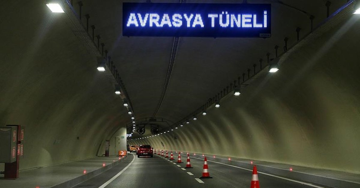 Bakan Karaismailoğlu, Avrasya Tüneli'nden Araç Geçişi Rekoru Kırıldığını Bildirdi: 