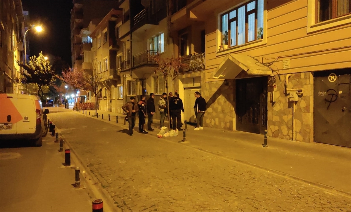 Eskişehir'de Sokakta Bıçaklı Saldırıya Uğrayan Kişi Yaralandı