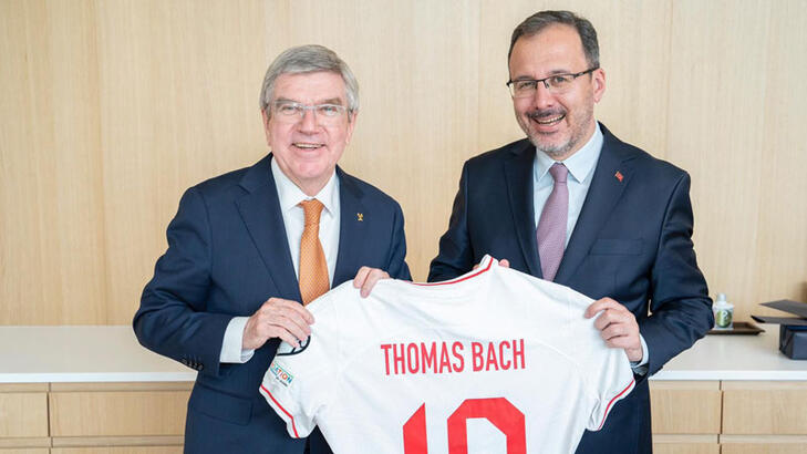 Bakan Kasapoğlu, IOC Başkanı Bach İle Lozan'da Buluştu