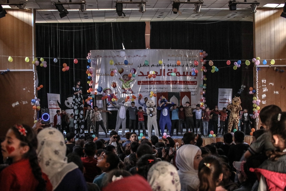 Halep Kırsalındaki Çocuklar İçin Tiyatro Gösterisi Düzenlendi