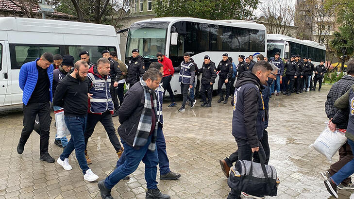 İzmir Merkezli Yasa Dışı Bahis Soruşturması Şüphelileri Adliyede