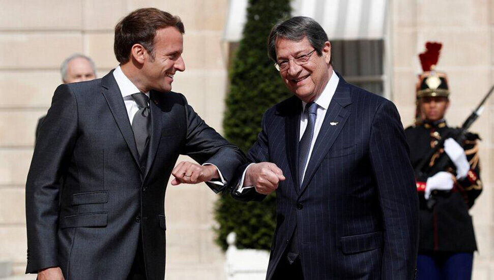 Macron ve Rum Lider Hristodulidis Paris'te Bir Araya Geldi
