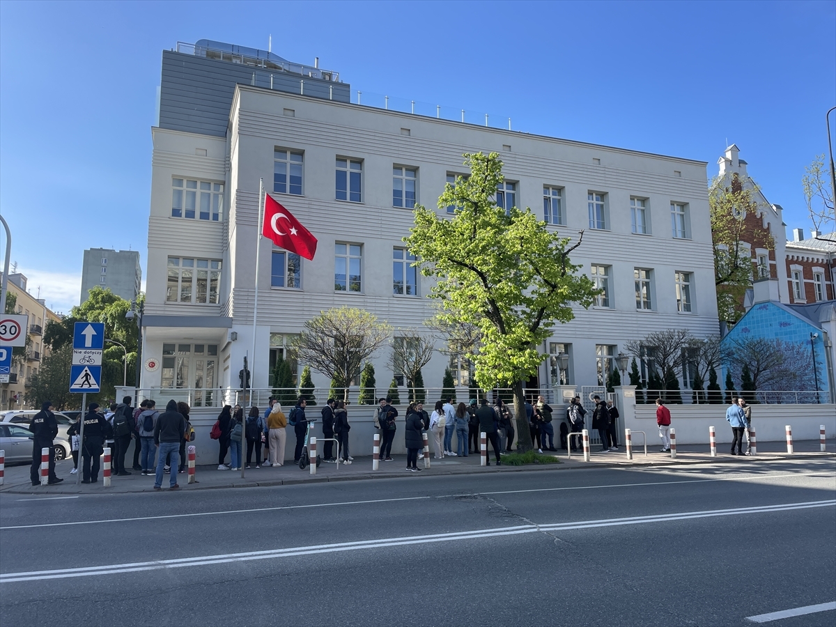 Polonya'da Türkiye'deki 14 Mayıs Seçimleri İçin Oy Kullanma İşlemi Başladı