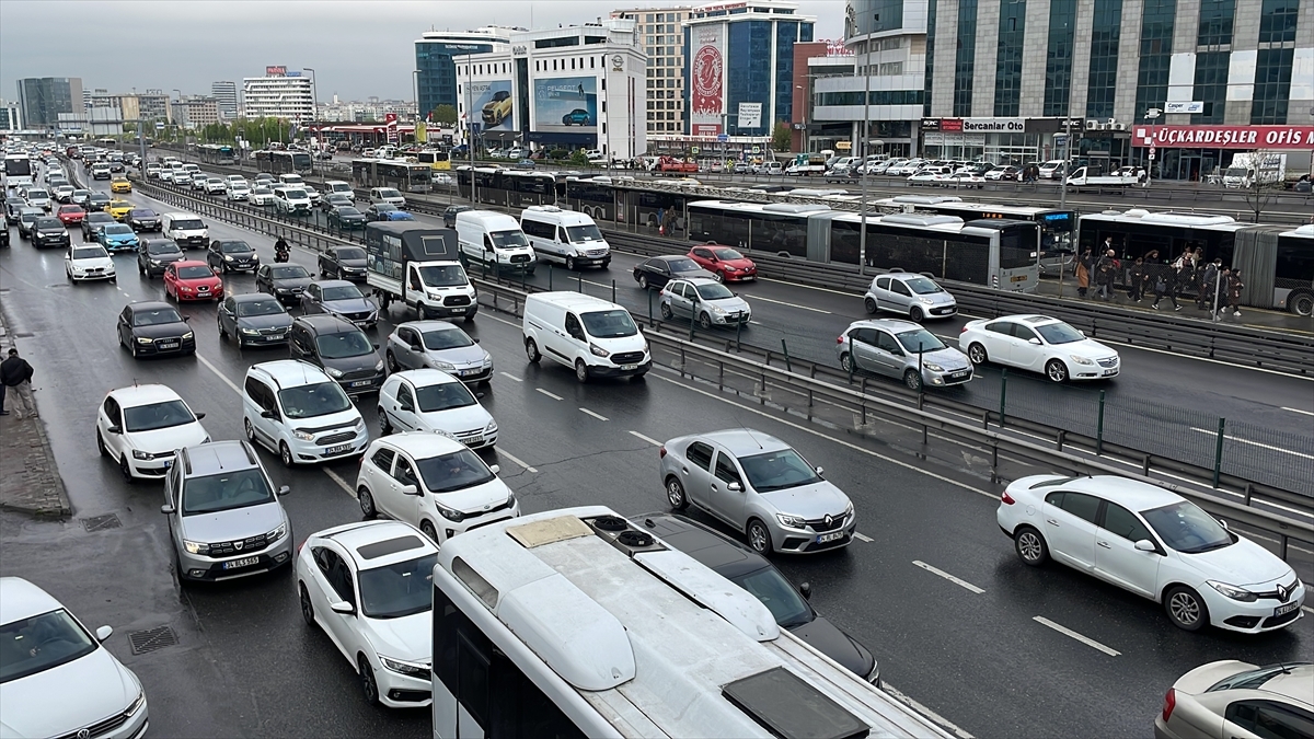 İstanbul'un Bazı İlçelerinde Yağış Etkili Oluyor