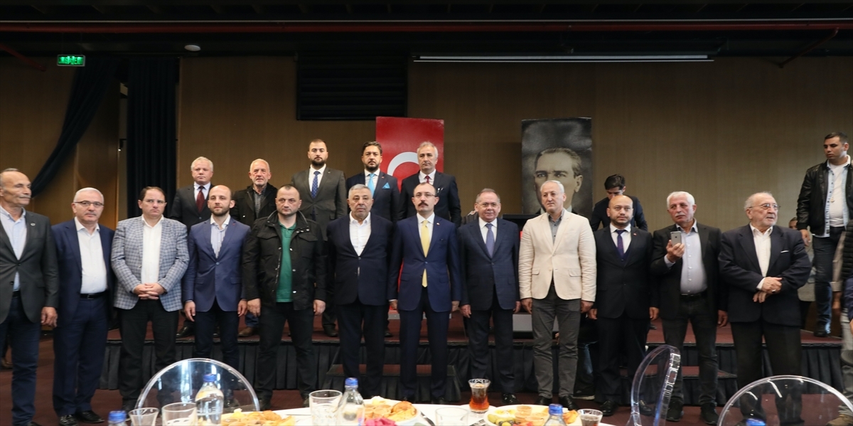 Ticaret Bakanı Muş Samsun'da STK Temsilcileri Ve İş İnsanlarıyla Bir Araya Geldi