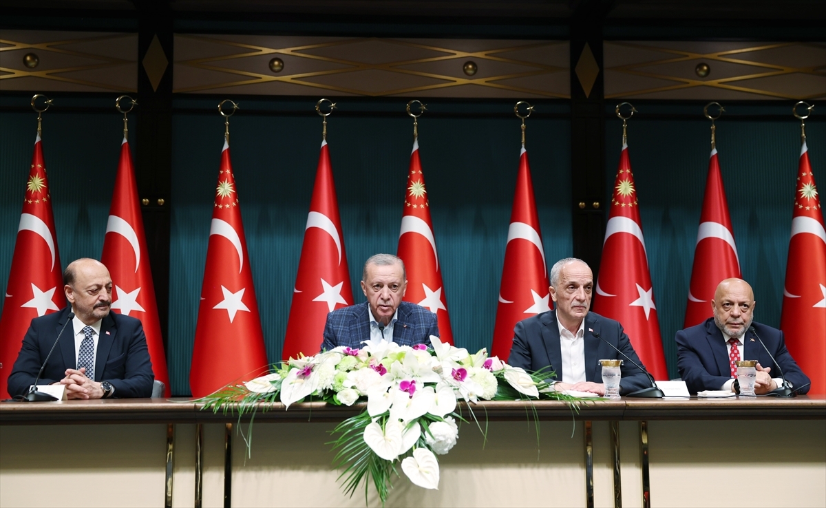 Cumhurbaşkanı Erdoğan, Kamu İşçilerinin Ücret Artış Oranını Açıkladı