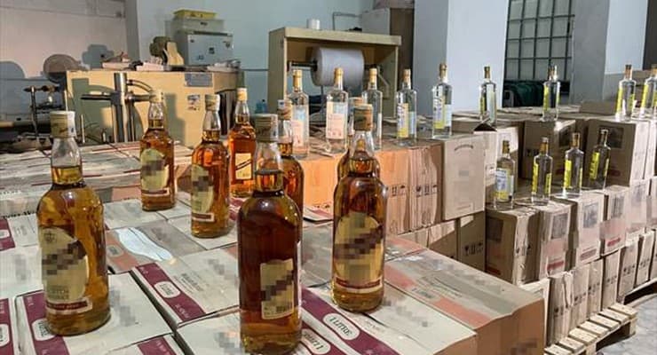 Eskişehir'de Sahte İçki Operasyonunda 600 Litre Etil Alkol Ele Geçirildi