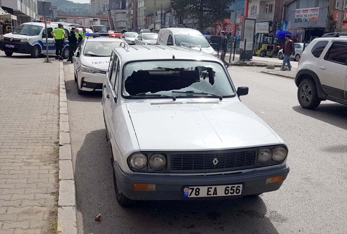 Karabük'te Otomobil Yayaya Çarptı