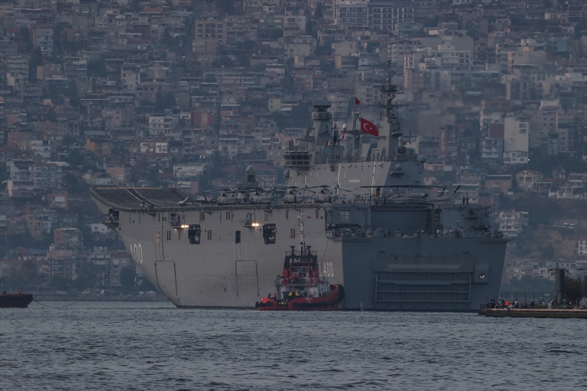 TCG Anadolu Tatbikata Katılmak İçin İzmir Alsancak Limanı'ndan Ayrıldı