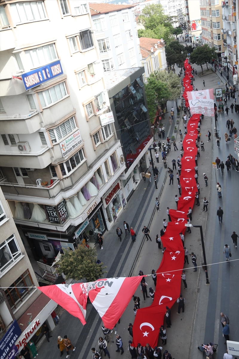 Samsun'da 1919 Metrelik Türk Bayrağıyla Yürüyüş Yapıldı
