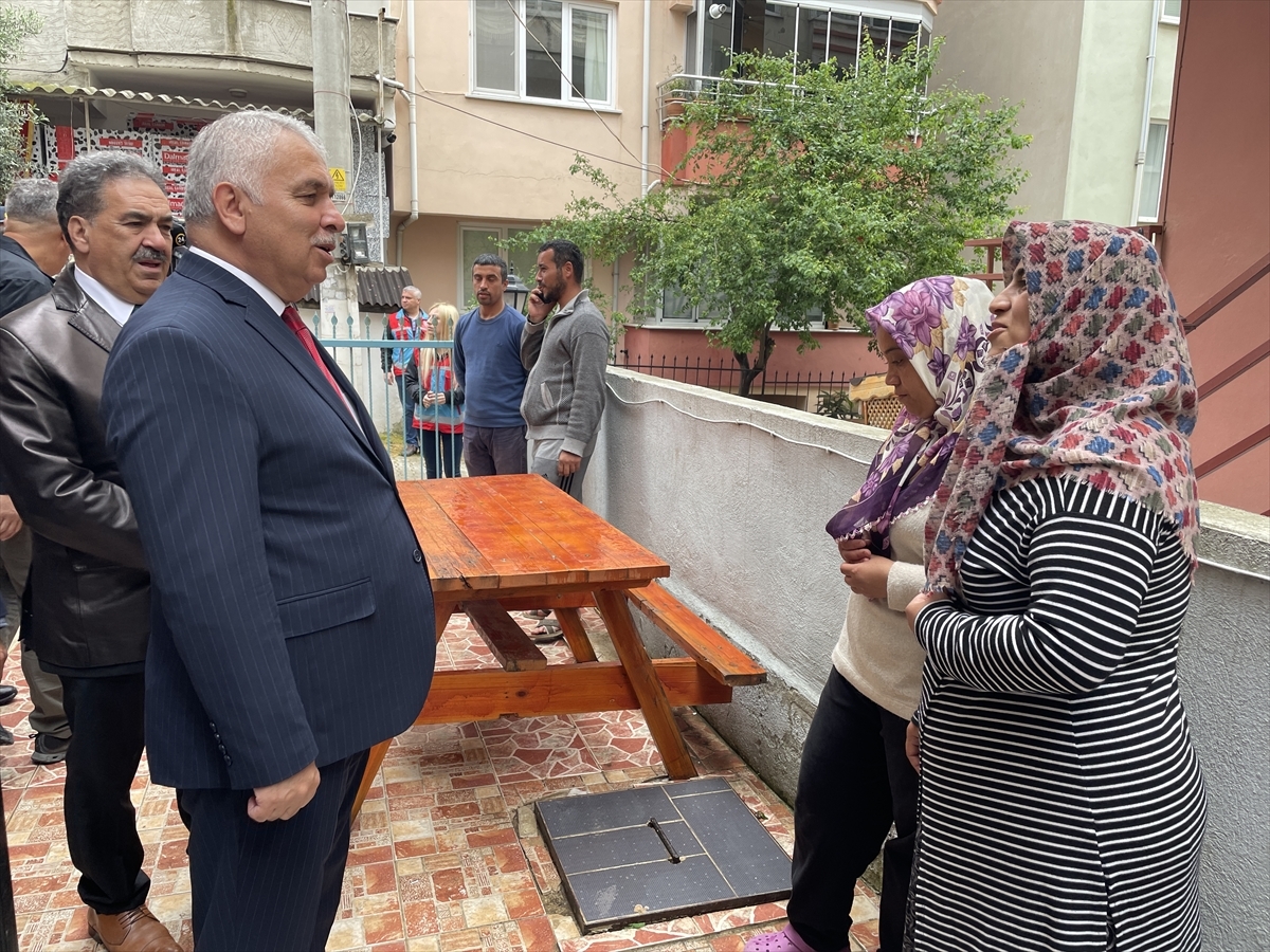 Tekirdağ Valisi, Belediyenin Konaklamalarına Son Verme Kararı Aldığı Depremzedeleri Ziyaret Etti