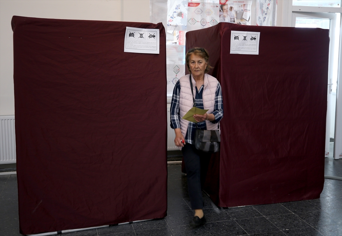 Cumhurbaşkanı Seçimi'nin İkinci Turu İçin Sınır Kapılarında Oy verme İşlemi Sürüyor