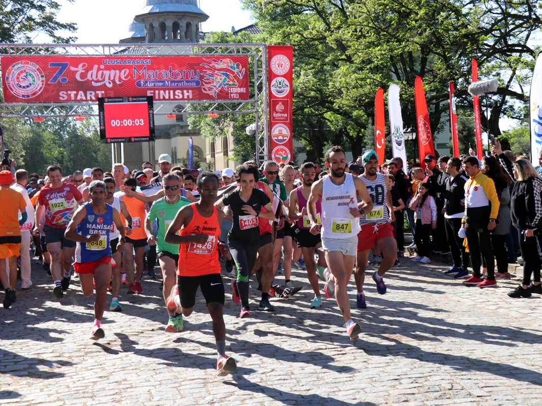 Edirne Maratonu'nda 11 Atlet Depremi Yaşayan İllerin Plaka Numarasıyla Koşacak