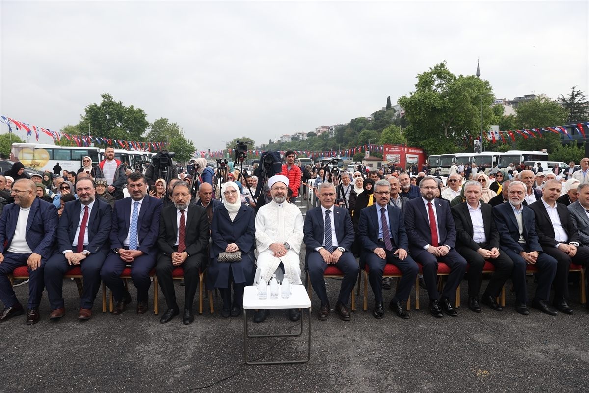 Hacı Adayları Üsküdar Harem'den Kutsal Topraklara Dualarla Uğurlandı