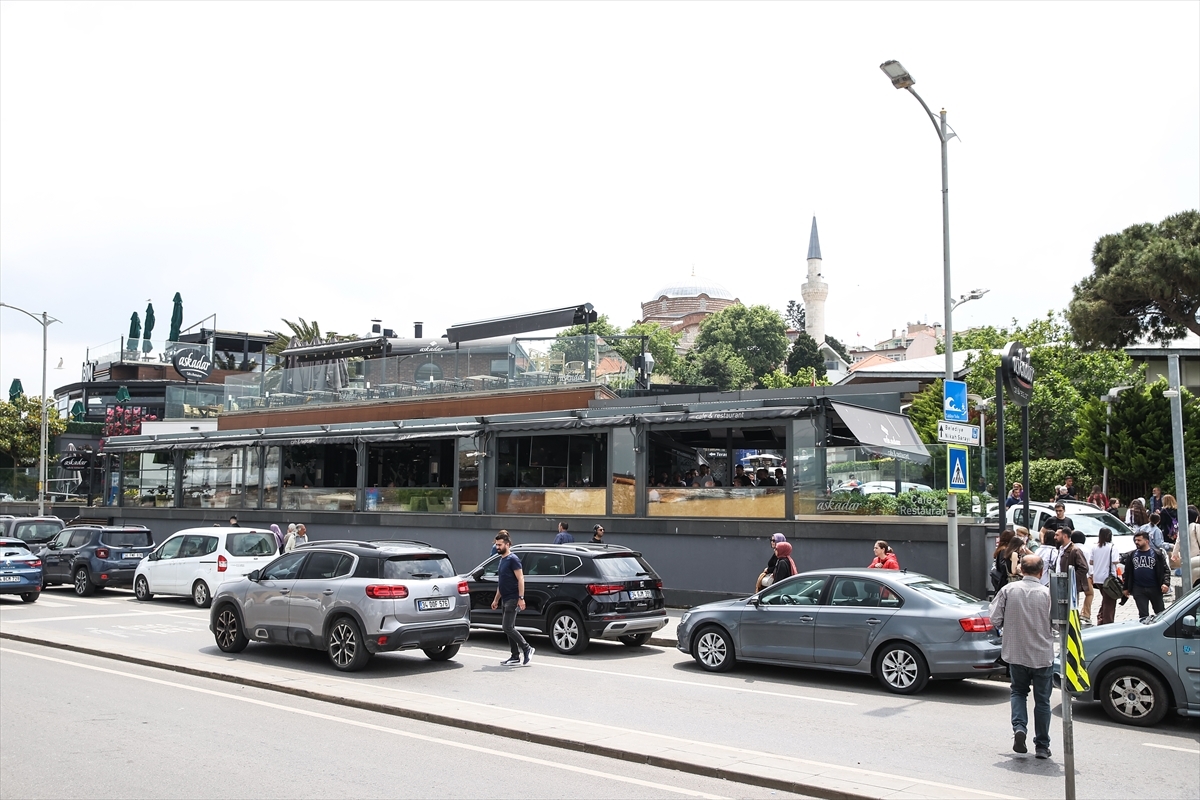 Üsküdar'da Bir Kafenin İBB Ekiplerince Yıkılmak İstenmesi Gerginliğe Neden Oldu