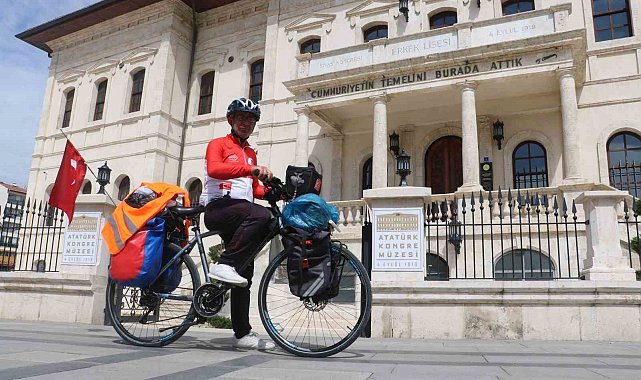 Cumhuriyetin 100. Yılı Anısına Sivas'tan İzmir'e Pedal Çevirecek