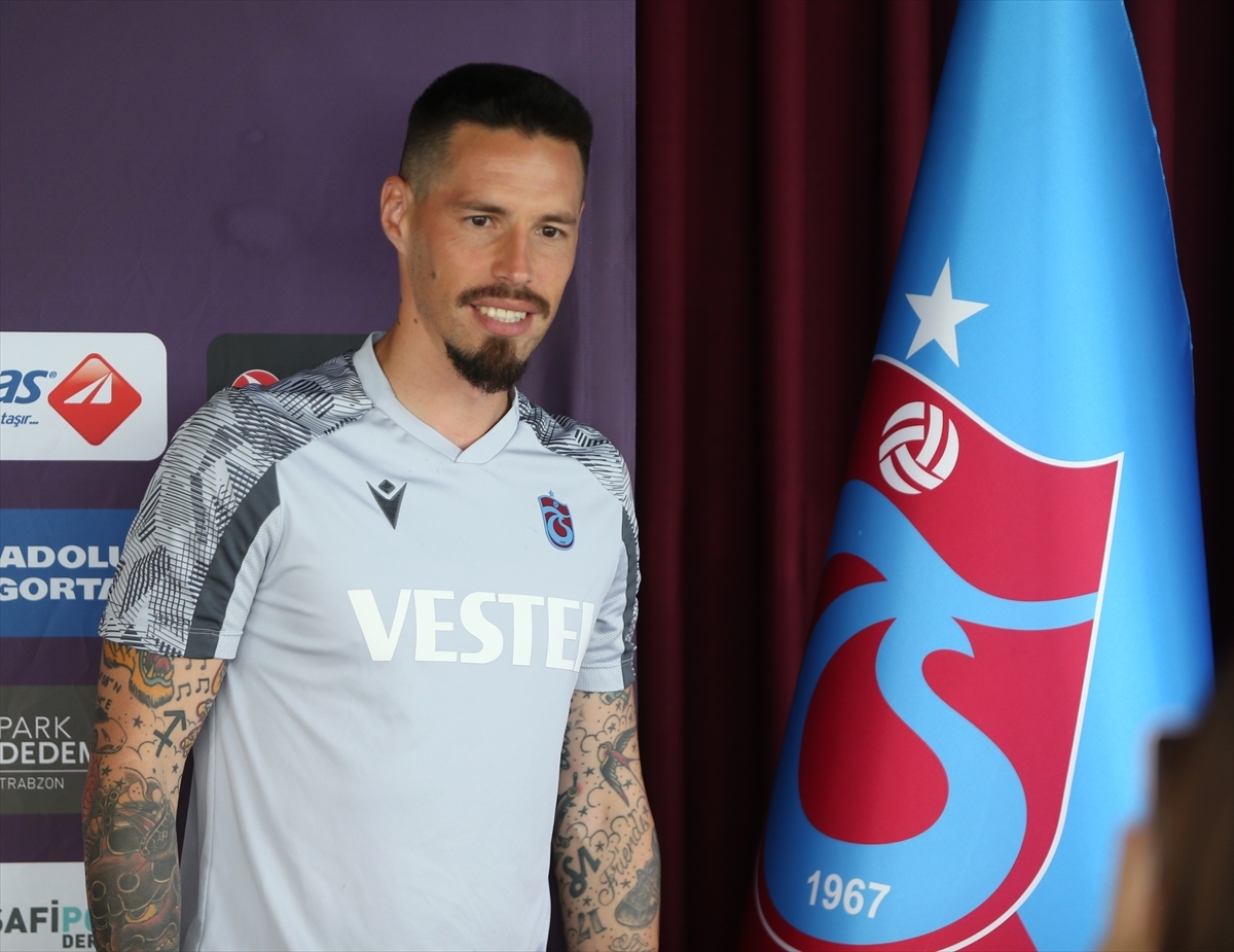 Trabzonspor'un Slovak Oyuncusu Marek Hamsik Futbolculuk Kariyerini Noktalıyor