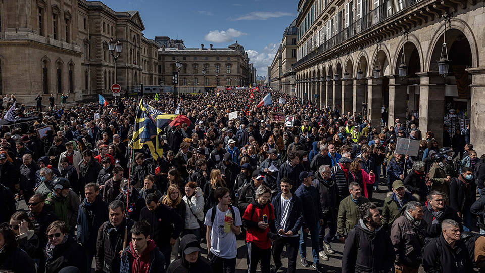 Fransa'da Emeklilik Yaşını Yükselten Reforma Karşı Ülke Genelinde Protesto