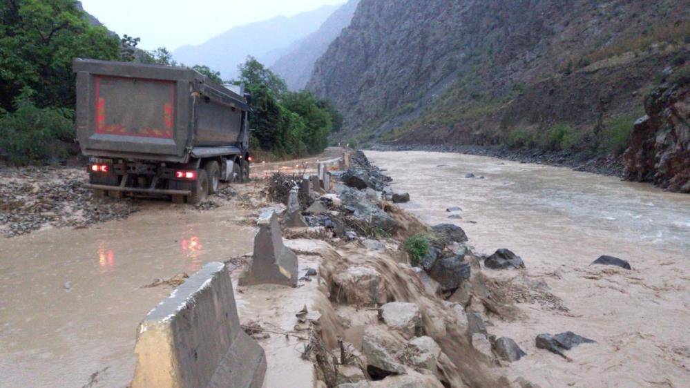 İklim Değişikliği Karadeniz Bölgesi'ni Sel ve Heyelanlar Konusunda Tehdit Ediyor