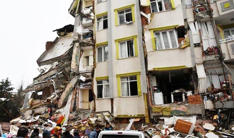 Gaziantep'te Ağır Hasarlı Binadan Hırsızlık Yaptıkları İddiasıyla 7 Zanlı Gözaltına Alındı