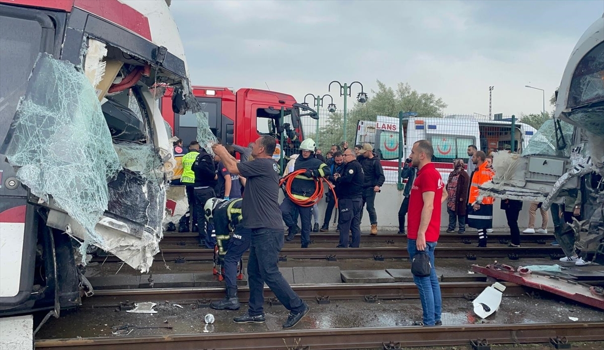 Samsun'da Tramvayların Çarpışması Sonucu Çok Sayıda Kişi Yaralandı