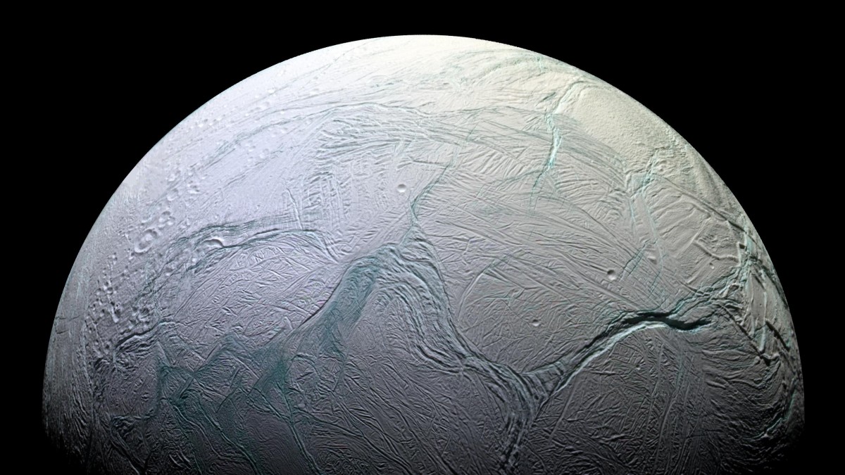 Satürn'ün Uydularından Enceladus'ta Fosfor Bulundu