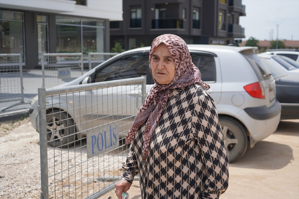 Edirne'de Parasını Dolandırıcıya Kaptıran Yaşlı Kadının Evini Emlakçının Dikkati Kurtardı