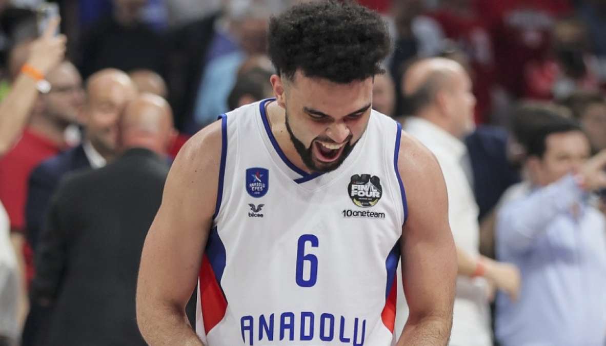 Anadolu Efes, Elijah Bryant İle 2 Yıllık Sözleşme İmzaladı