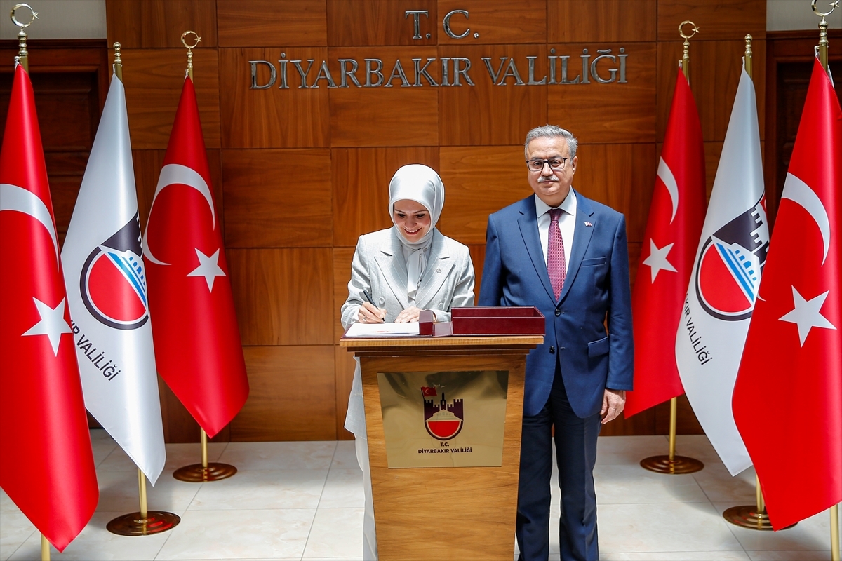 Aile ve Sosyal Hizmetler Bakanı Göktaş, Diyarbakır Valiliğini Ziyaret Etti
