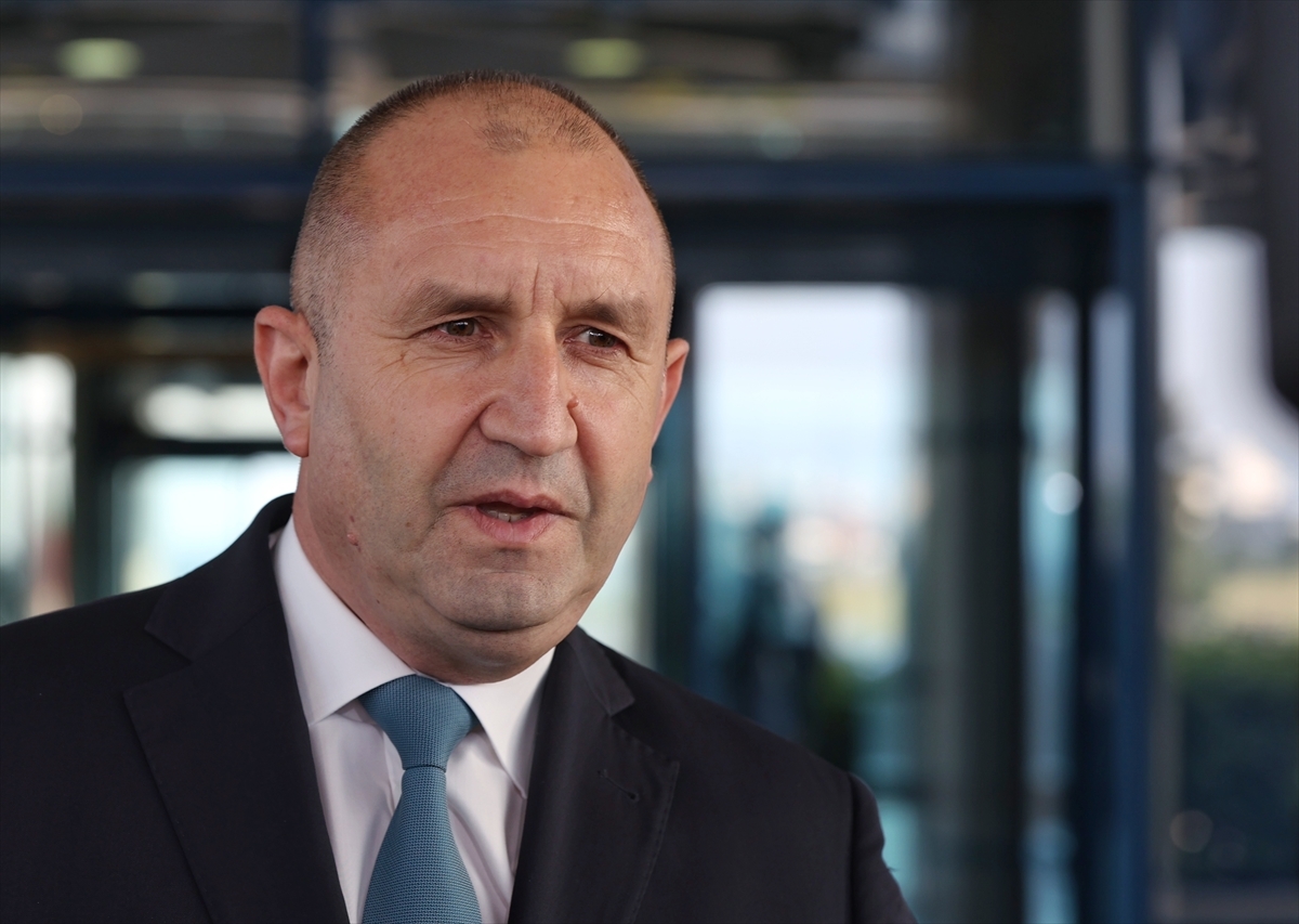 Bulgaristan’da Cumhurbaşkanı Radev ile Hükümet Arasındaki 