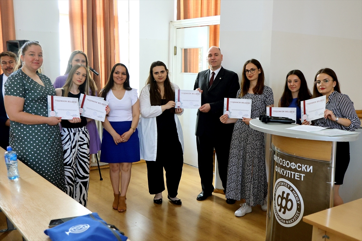 Sırbistan'da Türkçe Öğrenen Yaklaşık 200 Kursiyere Sertifika Verildi