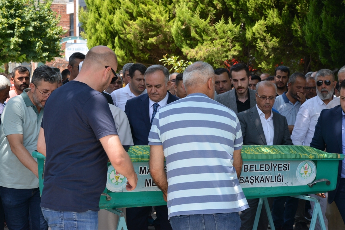 Manisa'da Otomobilin Çarptığı Öğretmen Hayatını Kaybetti