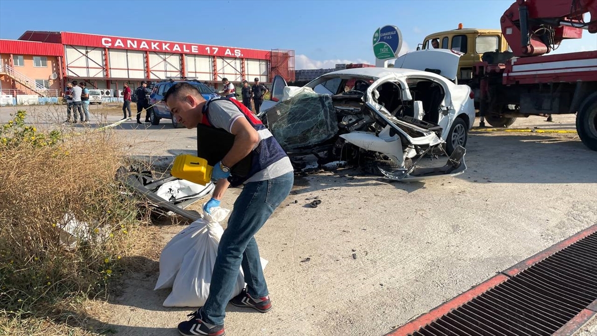 Çanakkale'de Sürücünün Hayatını Kaybettiği Kazada Otomobilden Çok Miktarda Uyuşturucu Madde Çıktı