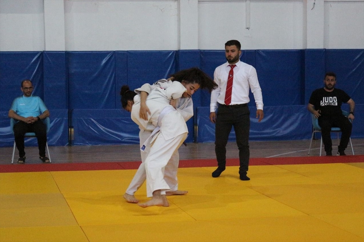 Anadolu Yıldızlar Ligi Judo Yarı Final Müsabakaları Tunceli'de Tamamlandı