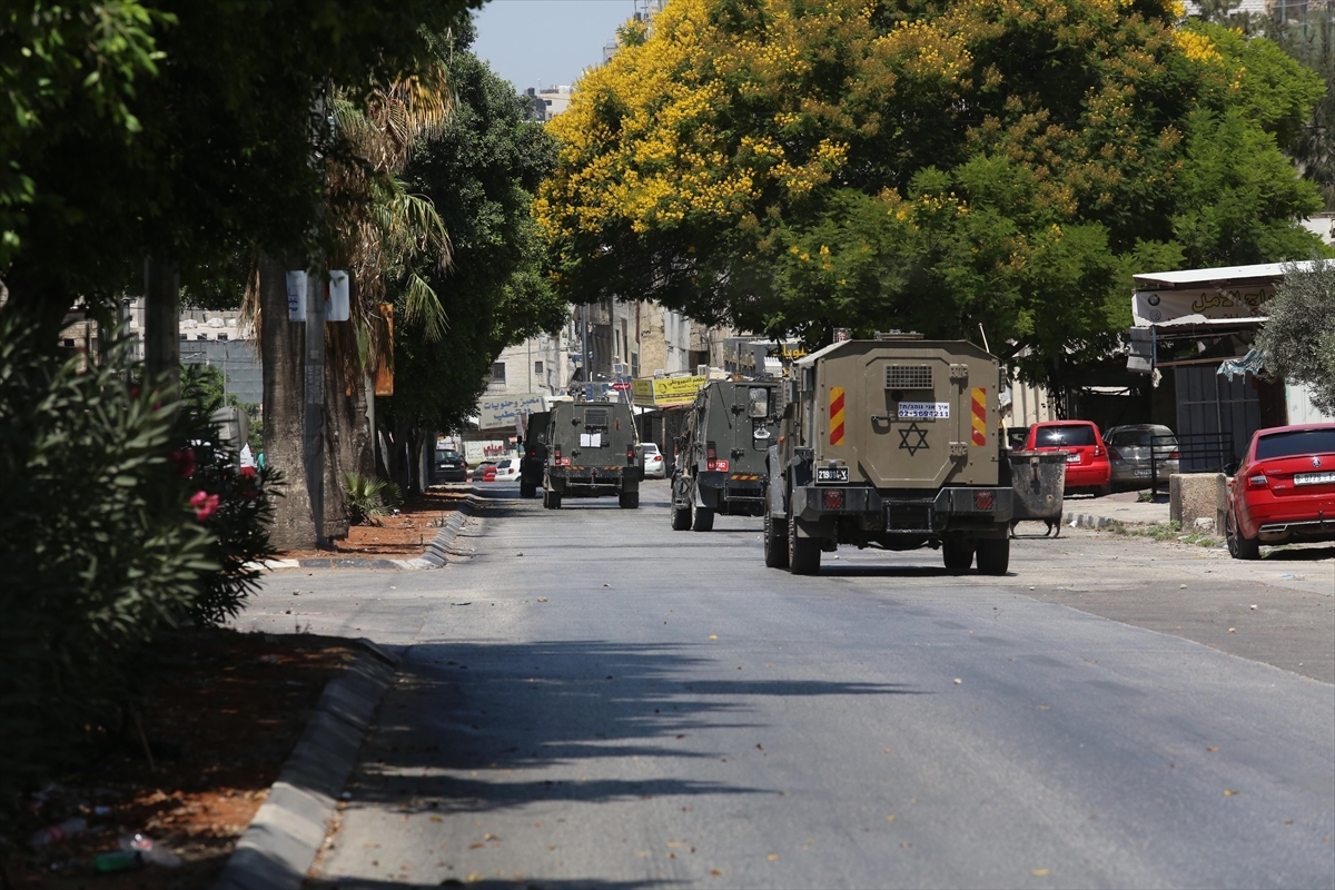 İsrail Askerleri Nablus'ta Bir Filistinliyi Öldürdü