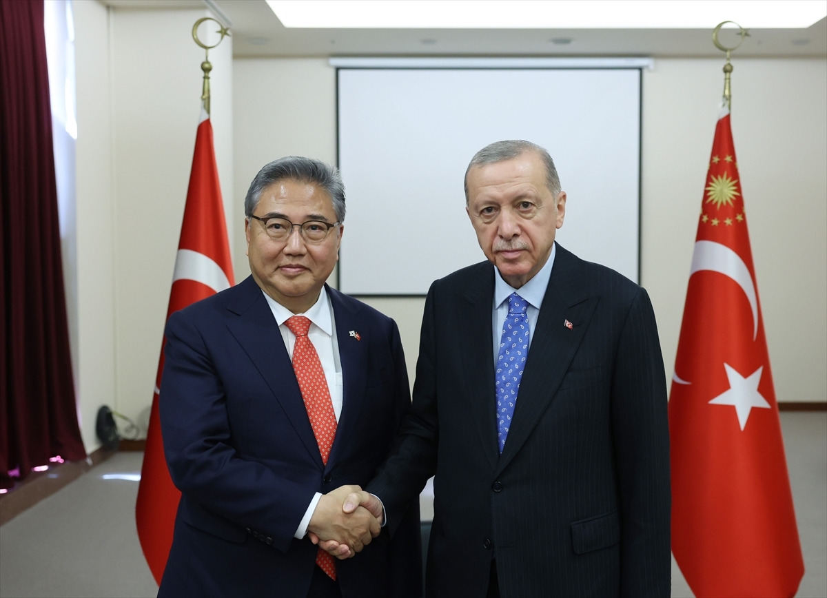 Cumhurbaşkanı Erdoğan  Güney Kore Dışişleri Bakanı Jin'i Kabul Etti