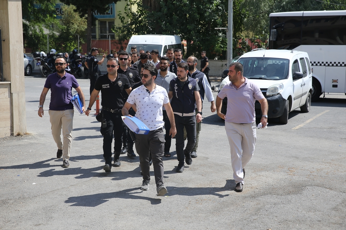 Şanlıurfa Merkezli 3 İldeki Fuhuş Ve Şantaj Operasyonunda Yakalanan 11 Zanlı Adliyede