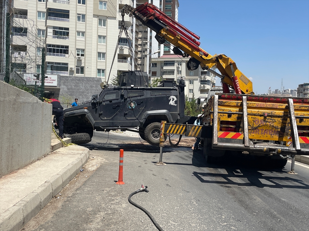 Şanlıurfa'da Zırhlı Polis Aracının Devrilmesi Sonucu 1 Polis Şehit Oldu