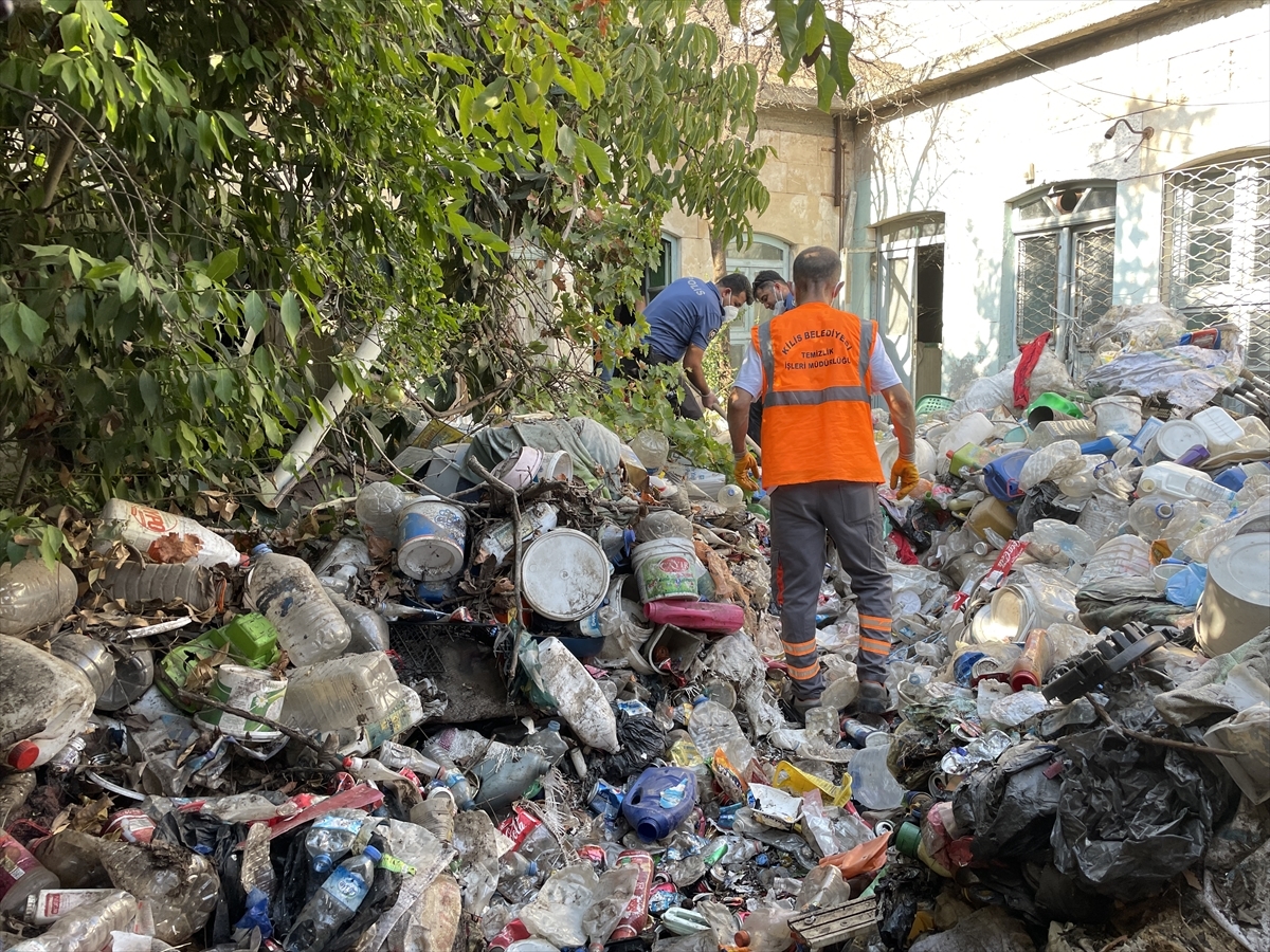 Kilis'te Bir Kişi Yalnız Yaşadığı Çöp Dolu Evde Ölü Bulundu