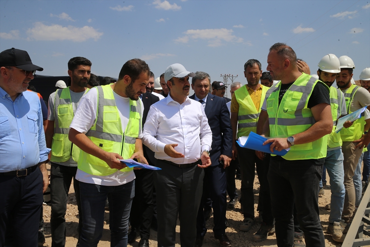 Bakan Kacır  Malatya'da Depremzede Esnaf İçin Yapılan Sanayi Sitesini Gezdi: