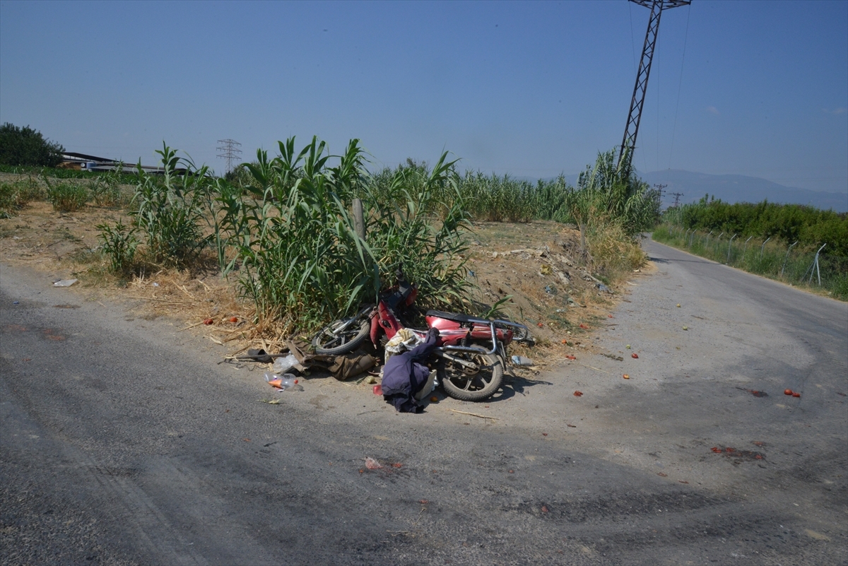 Manisa'da Otomobille Çarpışan Motosikletin Sürücüsü Öldü
