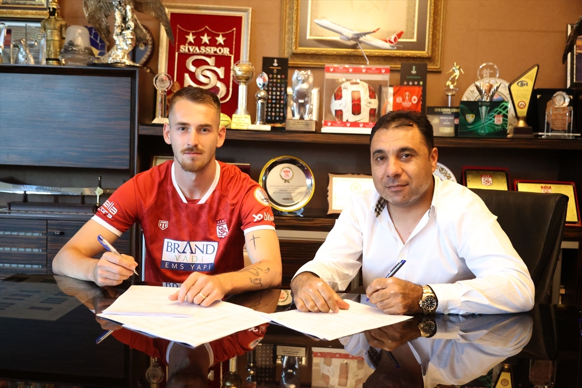 Sivasspor  Çek futbolcu Roman Kvet'i Transfer Etti