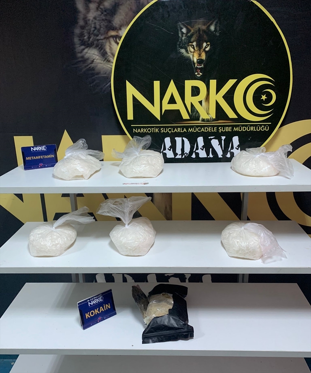 Adana'da Kokain Ve Sentetik Uyuşturucu Bulunan Kamyonetteki 2 Zanlı Tutuklandı