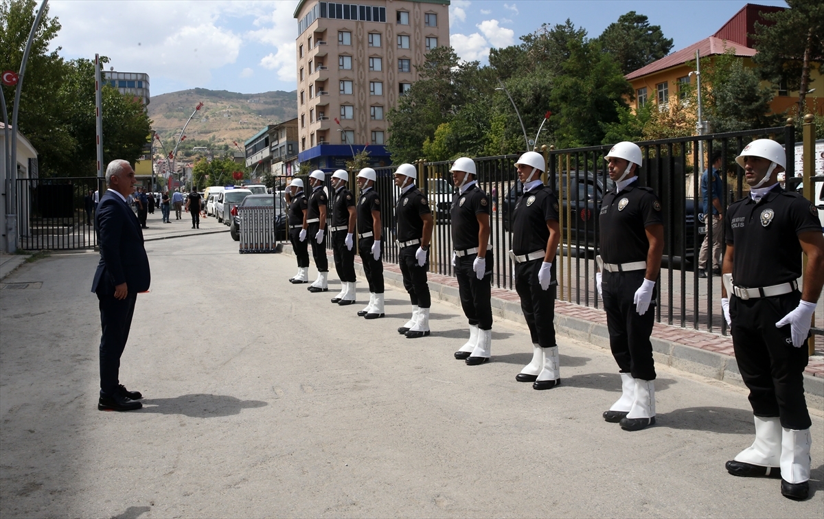 Muş Valiliğine Atanan Çakır  Göreve Başladı