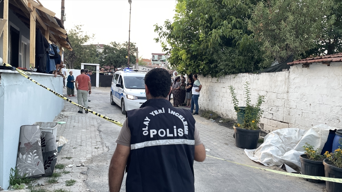 Edirne'de Ev Sahibi Kiracısını Baltayla Yaraladı 