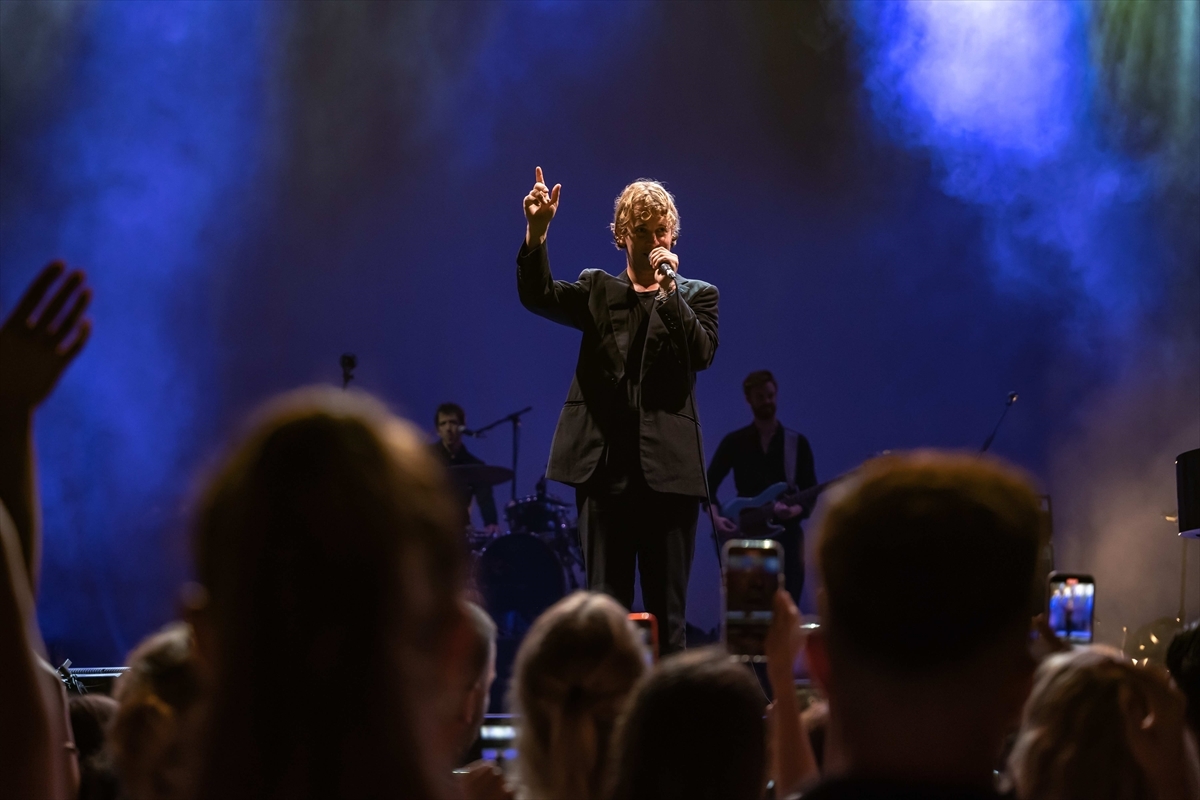 İngiliz Şarkıcı Ve Söz Yazarı Tom Odell  Antalya'da Konser Verdi