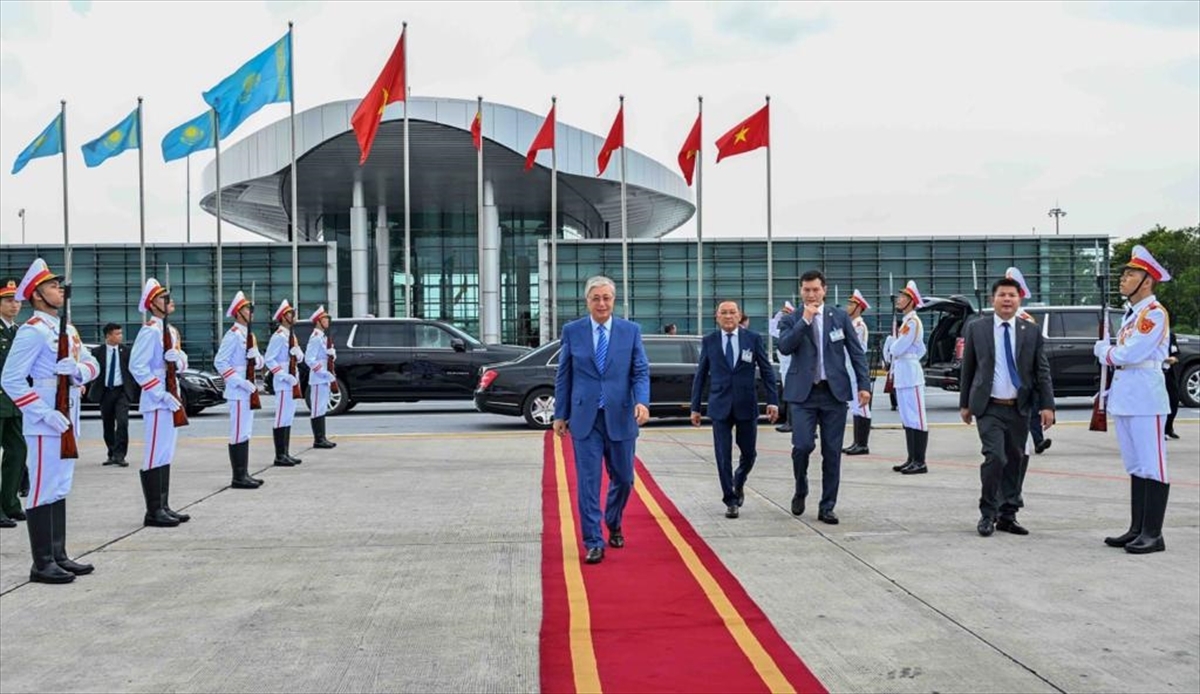 Kazakistan Cumhurbaşkanı Tokayev'in İki Günlük Vietnam Ziyareti Sona Erdi